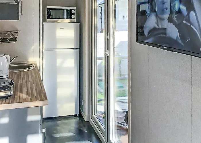 Vakantiehuis Lovely In With Wi-fi *